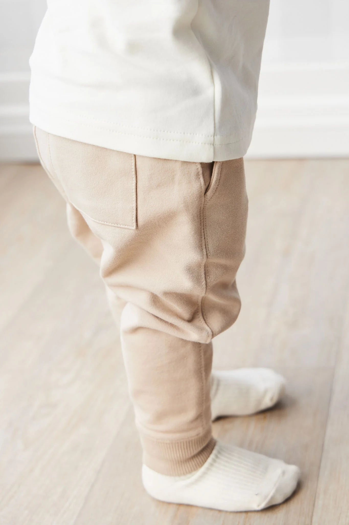 Track Pant in Fawn