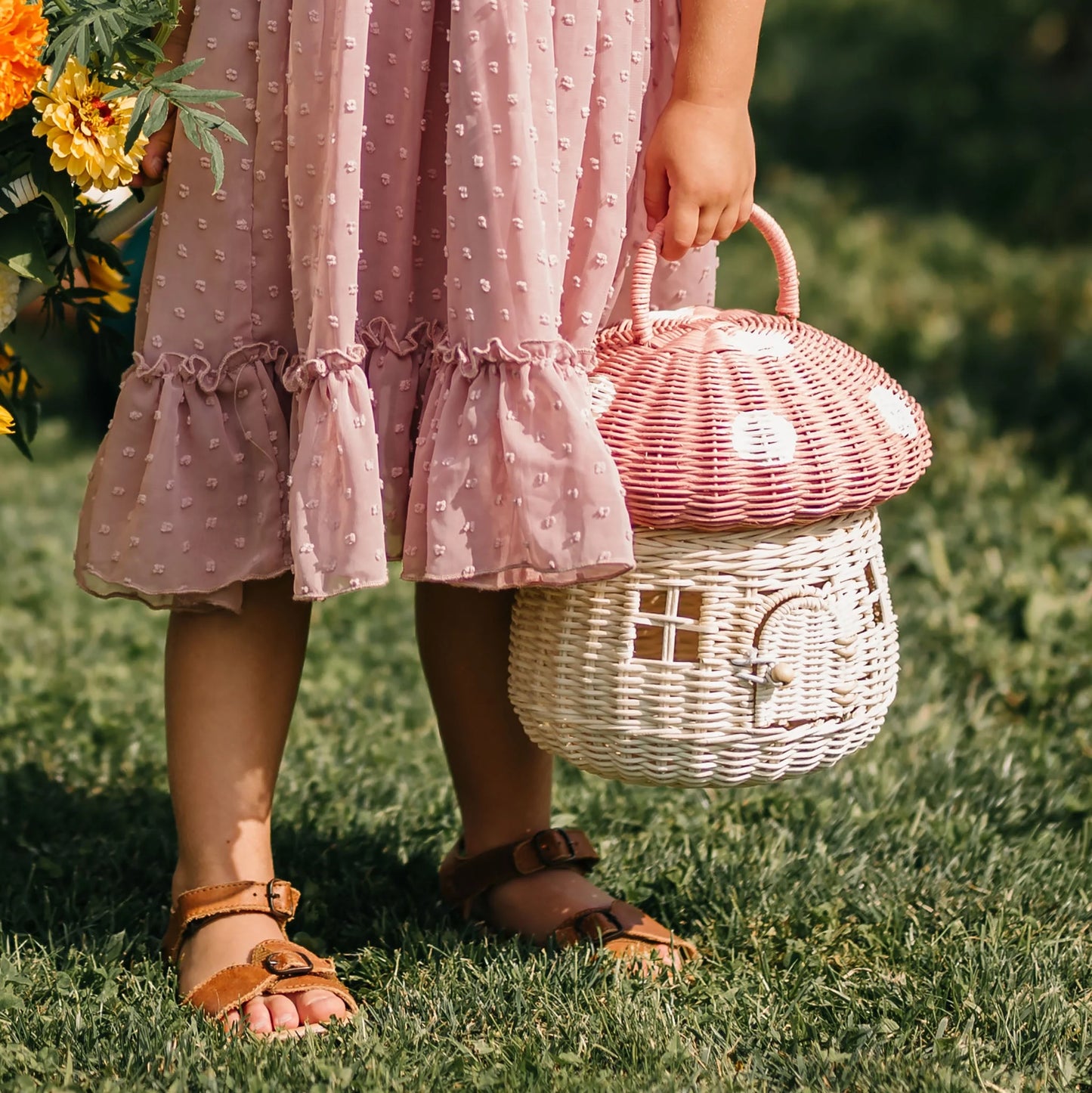 Rattan Mushroom Basket in Musk